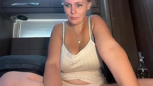 BustySwingingSlut online show from 06.27.26