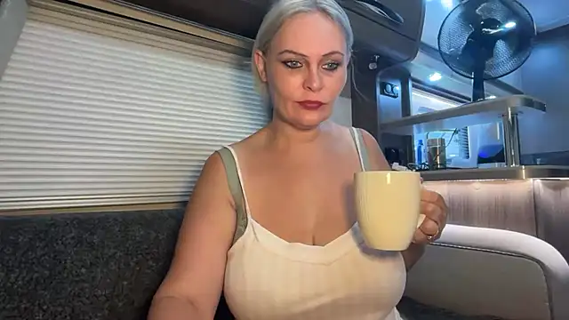 BustySwingingSlut online show from 06.28.26