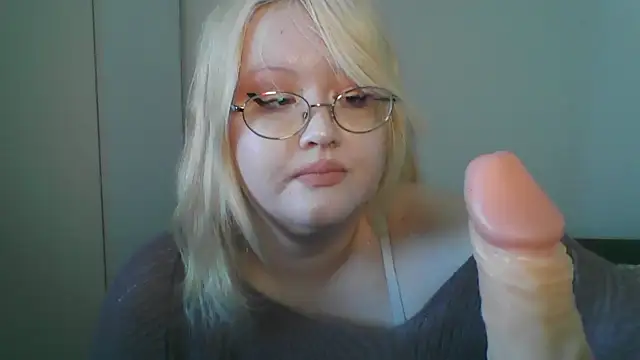 Snapshot of Elayne_Sweet chatting on 04.19.26 Elayne Sweet online show from 04.19.26