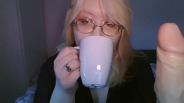Snapshot of Elayne_Sweet chatting on 04.21.26 Elayne Sweet online show from 04.21.26
