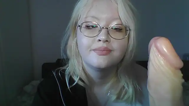 Snapshot of Elayne_Sweet chatting on 04.22.26 Elayne Sweet online show from 04.22.26
