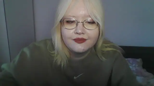 Snapshot of Elayne_Sweet chatting on 05.15.26 Elayne Sweet online show from 05.15.26