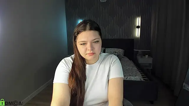 Evelyne Loo online show from 04.07.26