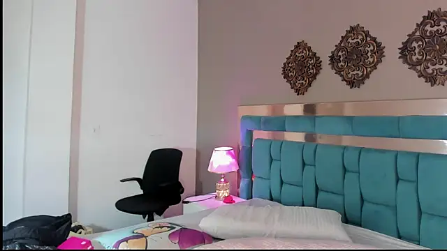 SarahLarsson online show from 05.24.26