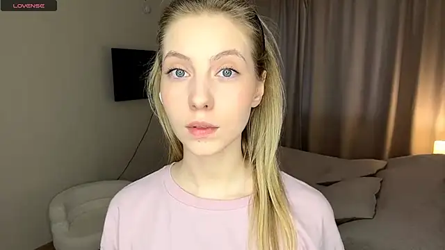 SofiaVelour online show from 04.02.26