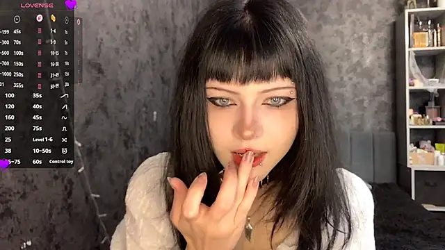 EmilyEmbears online show from 06.09.26
