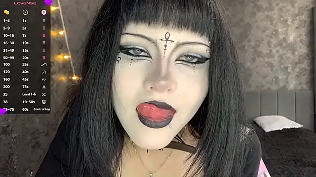 EmilyEmbears online show from 06.12.26