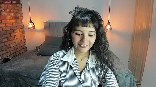 Hanna Clark   online show from 05.25.26