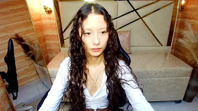Snapshot of abby__r chatting on 04.11.26 abby r online show from 04.11.26