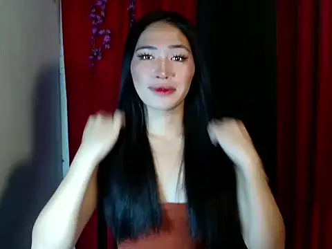 Snapshot of urasiankylie chatting on 04.05.26 urasiankylie online show from 04.05.26