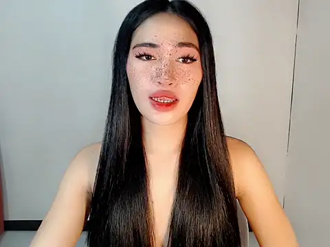 Snapshot of urasiankylie chatting on 04.21.26 urasiankylie online show from 04.21.26