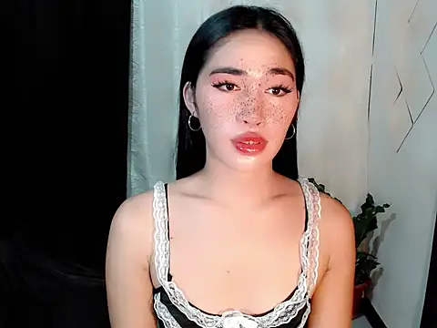Snapshot of urasiankylie chatting on 05.06.26 urasiankylie online show from 05.06.26
