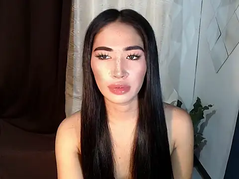 Snapshot of urasiankylie chatting on 05.19.26 urasiankylie online show from 05.19.26