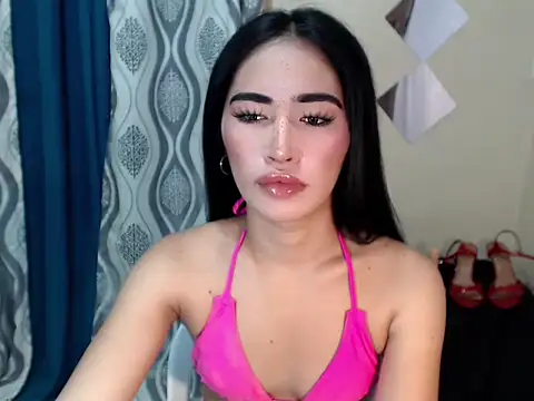 Snapshot of urasiankylie chatting on 05.24.26 urasiankylie online show from 05.24.26
