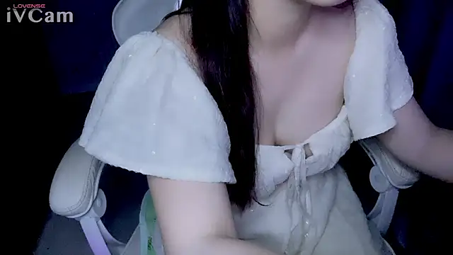 Snapshot of Milk_xoxo chatting on 04.10.26 Milk xoxo online show from 04.10.26