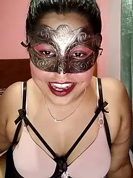 Snapshot of Maskedcurves chatting on 04.30.26 Maskedcurves online show from 04.30.26
