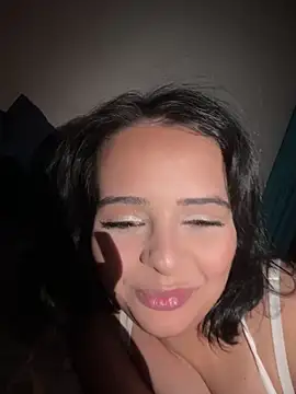 MiaKittyx0 online show from 04.23.26