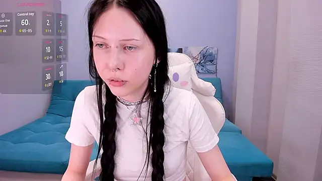 Snapshot of SugarBunny18 chatting on 04.25.26 SugarBunny18 online show from 04.25.26