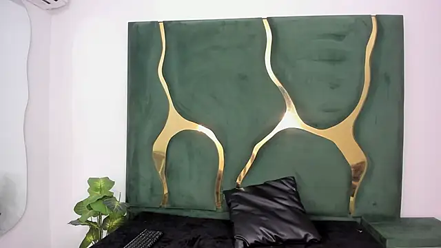 Daphne cuteht online show from 05.01.26