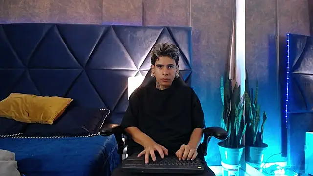 Snapshot of Bel_Sebu chatting on 04.09.26 Bel Sebu online show from 04.09.26