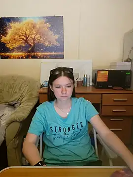 JessicaHolland1 online show from 06.20.26