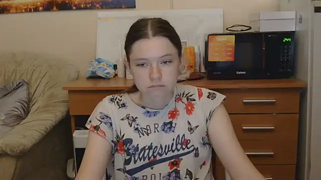 JessicaHolland1 online show from 07.06.26