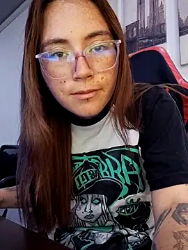 cute mara online show from 04.17.26