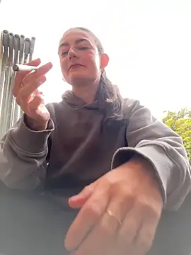 Snapshot of MiaLovesxxx chatting on 06.13.26 MiaLovesxxx online show from 06.13.26