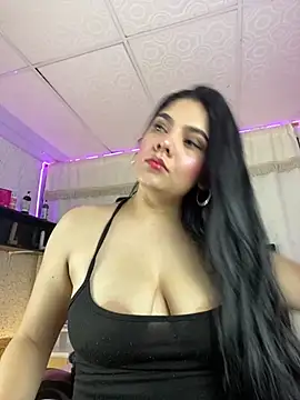 Snapshot of molly_bick chatting on 04.19.26 molly bick online show from 04.19.26