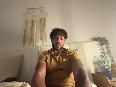 Snapshot of G970NE34 chatting on 04.15.26 G970NE34 online show from 04.15.26