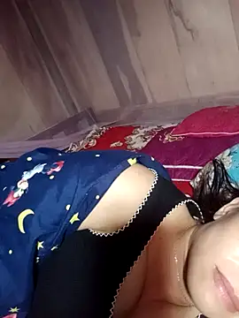 Snapshot of -Luni- chatting on 07.19.26 -Luni- online show from 07.19.26