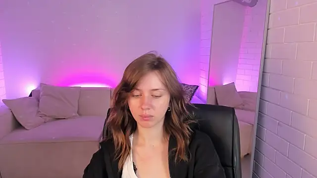 Snapshot of MeganClapp chatting on 05.11.26 MeganClapp online show from 05.11.26