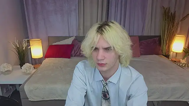 Snapshot of JameMilann chatting on 05.25.26 JameMilann online show from 05.25.26