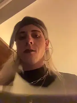 Snapshot of michelle310 chatting on 04.18.26 michelle310 online show from 04.18.26