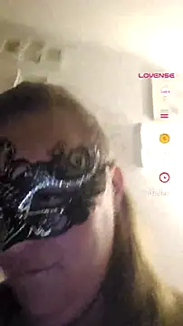 Snapshot of Blondibaby chatting on 07.28.26 Blondibaby online show from 07.28.26
