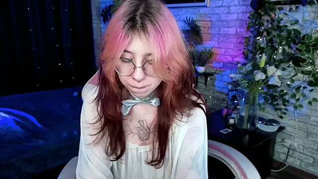 Alice Nyx online show from 07.04.26