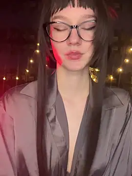 Snapshot of nicenessy chatting on 04.17.26 nicenessy online show from 04.17.26