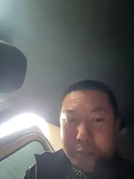 Snapshot of DONGBEIDIYIYINWA chatting on 04.05.26 DONGBEIDIYIYINWA online show from 04.05.26