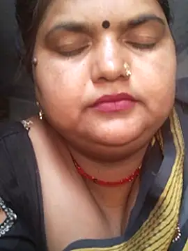 Snapshot of Desi_hot_bhabhi01 chatting on 05.19.26 Desi hot bhabhi01 online show from 05.19.26