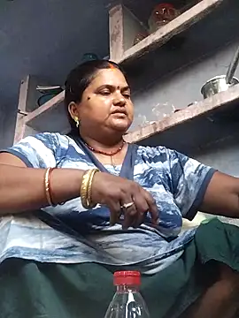 Snapshot of Desi_hot_bhabhi01 chatting on 06.04.26 Desi hot bhabhi01 online show from 06.04.26