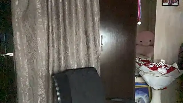 Snapshot of SophieNiktashu chatting on 04.05.26 SophieNiktashu online show from 04.05.26