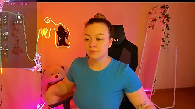 Snapshot of AmeliePeach chatting on 04.08.26 AmeliePeach online show from 04.08.26