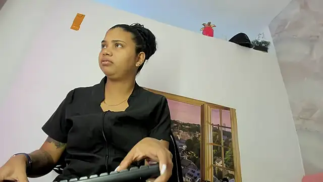 Snapshot of EllyBloom chatting on 06.11.26 EllyBloom online show from 06.11.26