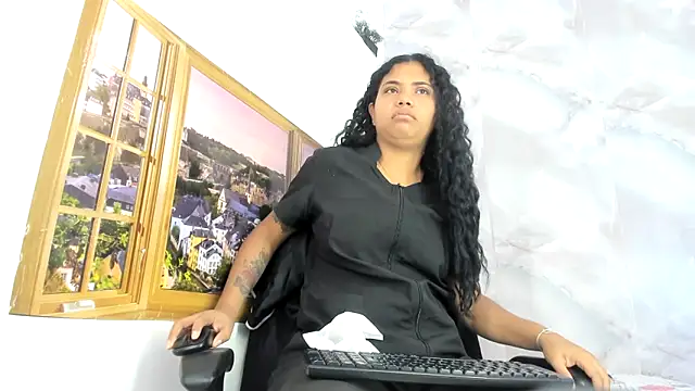 Snapshot of EllyBloom chatting on 06.19.26 EllyBloom online show from 06.19.26