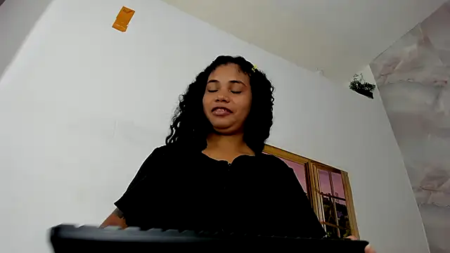 Snapshot of EllyBloom chatting on 07.05.26 EllyBloom online show from 07.05.26