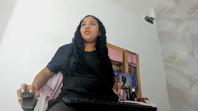 Snapshot of EllyBloom chatting on 07.14.26 EllyBloom online show from 07.14.26