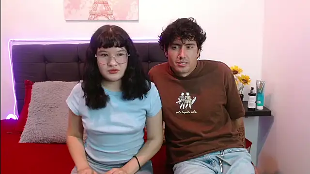 Snapshot of Ari_andX chatting on 04.08.26 Ari andX online show from 04.08.26