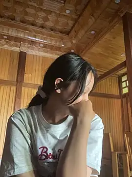 Snapshot of __Sunflower__ chatting on 05.15.26 Sunflower online show from 05.15.26