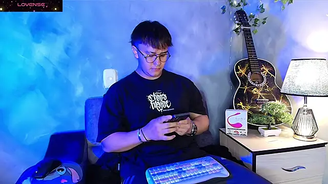 Snapshot of owen_xxx chatting on 04.06.26 owen xxx online show from 04.06.26