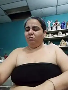 Snapshot of Golositadeamor chatting on 05.28.26 Golositadeamor online show from 05.28.26